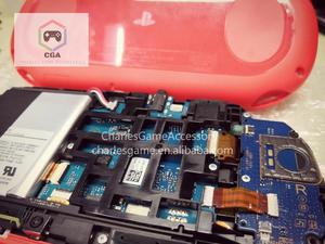 Máy chơi game cầm tay PS <span class=keywords><strong>Vita</strong></span> (PSvita 2000) đã qua tân trang, kiểu dáng mới và trải nghiệm chơi game tốt hơn - Product Image 6