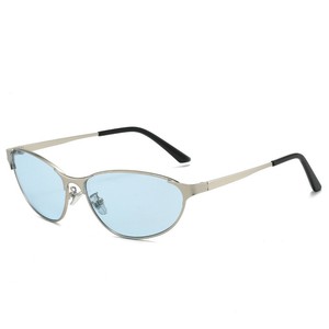 แว่นกันแดดทรงแคทอายสุดหรู รุ่นปี 2025 น้ำหนักเบา ทันสมัย กรอบเต็ม UV400 เลนส์กรอบทอง เหมาะสำหรับการเดินทาง - Product Image 4