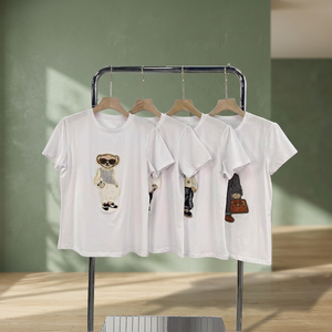Camiseta blanca de manga corta con cuello redondo para mujer, estilo coreano, bordada con oso de dibujos animados, top lindo de verano - Product Image 3
