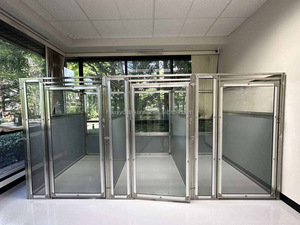 Tùy chỉnh con chó nội trú Modular đi bộ trong cũi chạy thép không gỉ chó cũi với cửa kính và HDPE tấm - Product Image 5