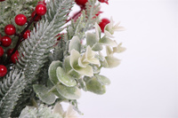 Tanaman Natal Buatan dalam Pot, Cedar Berlapis Salju dengan Buah Berry Merah, Dekorasi Meja untuk Liburan Musim Dingin di Rumah