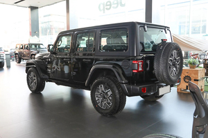 <span class=keywords><strong>Jeep</strong></span> Wrangler 2024 20T Sahara <span class=keywords><strong>Usado</strong></span>, 4 Puertas, 5 Asientos, SUV, 266HP, 405Nm, Todoterreno Resistente, 4x4, Techo Desmontable, Bajo Consumo de Combustible - Product Image 6