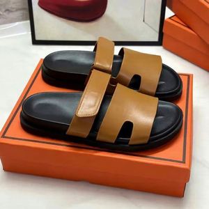 Sandales plates en cuir imperméables pour hommes, à large bride, confortables, pour la plage, décontractées, été comme hiver - Product Image 4