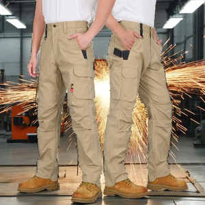 Pantalon de travail cargo en coton FR personnalisé pour hommes – Pantalon de travail utilitaire et de sécurité pour charpentiers et ouvriers du bâtiment - Product Image 2