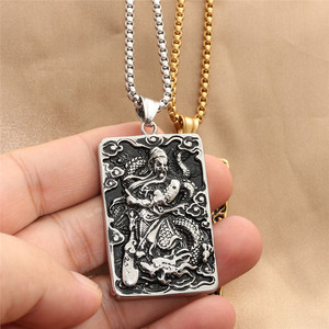 Pendentif carré Guan Gong Auspicious Cloud en acier inoxydable, collier pour hommes, style rétro Punk, design géométrique - Product Image 3