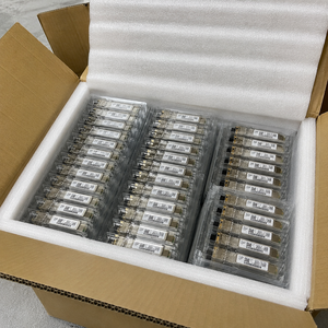 Émetteur-récepteur optique QSFP28 FTLC9558REPM-TE Finisar, MMF 100 M MPO 12 GBASE-SR4 100 Ethernet FTLC9558REPM-TE fibre - Product Image 3