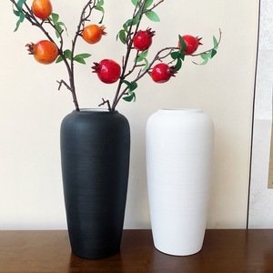 Vases en céramique Qingyu Chronicle blancs et noirs, taille moyenne et grande, style Wabi Sabi, pour arrangements floraux de bureau - Product Image 3