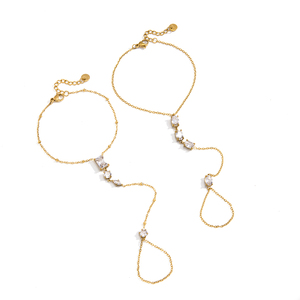 Cadena de Mano J&D de Acero Inoxidable <span class=keywords><strong>con</strong></span> Baño de Oro de 18K, <span class=keywords><strong>con</strong></span> Circonitas en Formas Múltiples: Ovaladas, Cuadradas, Redondas y Marquise, Resistentes al Deslustre, Joyería Femenina de Lujo - Product Image 1