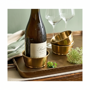 Dessous de bouteille en métal élégant pour bureau Table basse Look moderne élégant Empêcher les marques d'anneau d'eau - Product Image 1