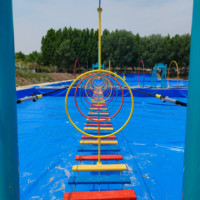 Team building jeu de défi Aquatic Outward Bound -- Cross hanging pile pass eau pont suspendu parcours d'obstacles d'eau