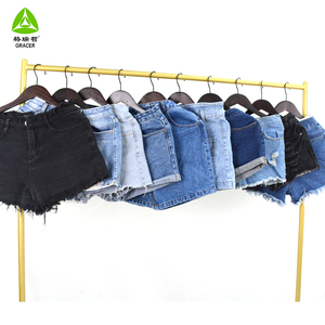 Vêtements usagés Bale Shorts en jean pour dames Vêtements d'occasion en vrac - Product Image 1