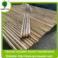 Manche à balai en bois verni de 120 cm de long, provenant de Chine, de Turquie et du Maroc, pour balais en Indonésie