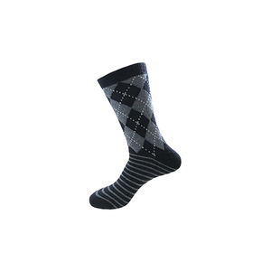 Calzini medi in lana pesante e morbida lavorata a maglia di lusso con motivo Argyle per la stagione invernale - Product Image 3