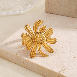 Bague pour femme en acier inoxydable, style simple, plaquée or 18 carats, avec motifs floraux et tournesol tendance - Product Image 4