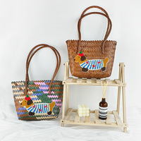 Sac de plage tissé en PP à rayures vintage motif Teckel avec surpiqûres contrastées