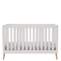 Lit bébé convertible 4-en-1 moderne en bois, finition blanche, pieds en bois naturel, hauteur de matelas réglable, pin massif, lit OEM