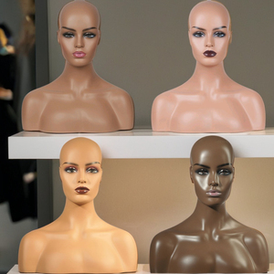 Testa di Manichino Realistica Femminile Sorridente Afroamericana con Spalle in Fibra di Vetro per Esposizione <span class=keywords><strong>Parrucche</strong></span>, Trucco e Acconciature per Ragazze - Vendita all'Ingrosso - Product Image 1