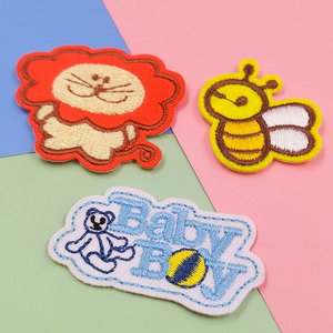 Patchs brodés en chenille 3D mignons d'animaux et de fleurs, directement de l'usine, avec logo bébé personnalisable pour la décoration de vêtements, de chapeaux et de sacs - Product Image 6