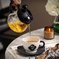 Tasse à café et soucoupe en céramique noire style tulipe vintage, élégante tasse à latte pour l'art du café, vaisselle de thé de l'après-midi, idéale pour cadeau ou souvenir