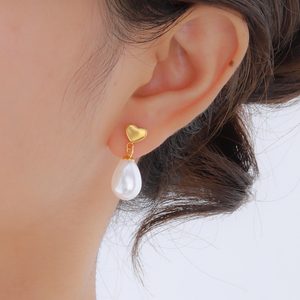 ต่างหูมุกสแตนเลสสตีลเคลือบทอง 18K PVD ดีไซน์หลากหลายสไตล์บาโรก |   ต่างหูมุกทรงหยดน้ำและแบบห้อยสำหรับผู้หญิง - Product Image 6