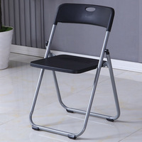 Chaise d'ordinateur portable en gros d'usine pliante simple pour la maison, les repas et l'extérieur utilisent une chaise en plastique moderne pour la formation