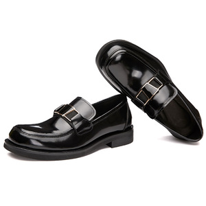 Chaussures à enfiler en cuir véritable à semelle épaisse de haute qualité, décontractées, faites à la main et personnalisées, pour hommes, pour le bureau, conception antidérapante - Product Image 3