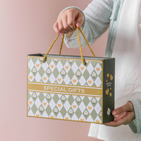 Bol en céramique à motif de sourire jaune pop moderne bol rétro coffrets cadeaux ensemble utiliser comme cadeaux d'anniversaire au prix de gros