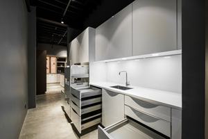 Système <span class=keywords><strong>de</strong></span> rangement moderne et luxueux pour buanderie, éco-responsable, <span class=keywords><strong>avec</strong></span> tiroirs et paniers gain <span class=keywords><strong>de</strong></span> place - Product Image 2