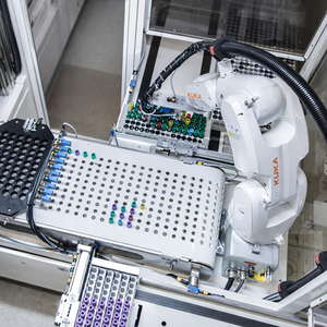 หุ่นยนต์คัดแยกอุตสาหกรรมขนาด0.02มม. ความแม่นยำสูงชุดจัดการ R900 <span class=keywords><strong>KR7</strong></span>และแขนหุ่นยนต์ - Product Image 2