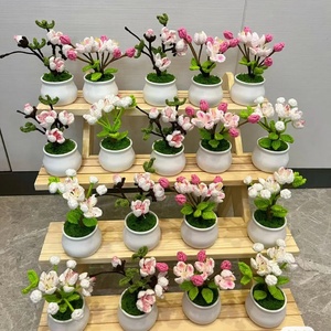 Mini fiore all'uncinetto fatto a mano pianta in vaso lavorato a maglia finti fiori <span class=keywords><strong>di</strong></span> prugna per tavola rustica centrotavola oggetti decorativi - Product Image 1