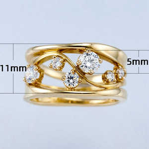 Anello Geometrico Ondulato Color Oro per Donne, Design con Linee di Pietre Scintillanti, Elegante Gioiello da Dito alla Moda - Product Image 3