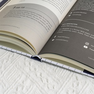 Khâu ràng buộc bìa cứng cuốn sách in ấn chương trình giảng dạy cá nhân thiết kế tùy chỉnh máy tính xách tay đầy đủ màu sắc dịch vụ - Product Image 4