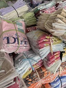 2025 gümrükleme stok fabrika toptan rahat t-shirt erkekler kadınlar için giyim rastgele teslimat karışık ambalaj markalı giyim - Product Image 2