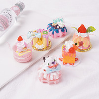 2025 mignon porte-clés de gâteau en PVC 3D-accessoires de charme de boulangerie réalistes, mini décor de nourriture réaliste pour boîtes cadeaux et affichage à la maison