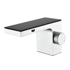 Grifo de <span class=keywords><strong>lavabo</strong></span> frío y caliente de cerámica de un solo mango moderno Grifo de <span class=keywords><strong>lavabo</strong></span> enchufable sin batería infrarrojo automático - Product Image 5