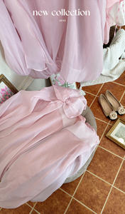 Robe volumétrique rose à taille lâche et à manches bouffantes avec nœud, robes décontractées, 100% polyester, col en V, manches bouffantes, OEM/ODM - Product Image 5