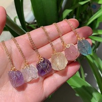 Collier ajustable en perles brutes de quartz naturel irrégulier faites à la main, avec pendentif, pour l'énergie et la guérison, 1,5-2,5 cm