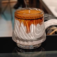 Bouteille d'eau en verre élégante en forme de mont Fuji, sans couvercle, design tendance pour café, expresso, vin