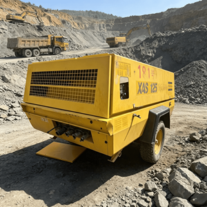 Compresseur d'air diesel Atlas-Copco XAS125 d'<span class=keywords><strong>occasion</strong></span> de haute qualité, type à vis, 6,5 m³/min, compresseur portable à vendre - Product Image 5