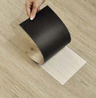 Revêtement de sol en carreaux de vinyle de luxe LVT, carreaux de vinyle autocollants de luxe, carreaux de sol en PVC