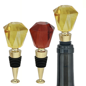 <span class=keywords><strong>Bouchon</strong></span> de bouteille de <span class=keywords><strong>champagne</strong></span> en cristal coloré <span class=keywords><strong>personnalisé</strong></span> en forme de diamant souvenir de <span class=keywords><strong>mariage</strong></span> en métal - Product Image 1