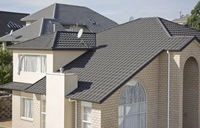 Tuiles de toiture colorées à prix abordable, tuiles de toiture en métal revêtues de pierre pour la construction de toitures de maisons