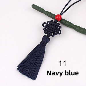 Nœuds chinois noués à la main : Petits nœuds chinois avec pompons dans un style chinois traditionnel - Product Image 3