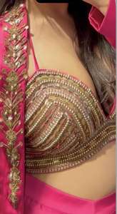 ชุดเซ็ต 3 ชิ้น เสื้อเบลเซอร์กันน้ำสีชมพูรานี กระโปรง ประดับมุกและคริสตัล สไตล์ร่วมสมัย สำหรับผู้หญิง ชุดออกงานปาร์ตี้ฤดูร้อน ขายดีที่สุด - Product Image 2