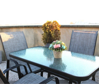 Conjunto de Muebles de Exterior de Patio con Estructura Metálica Moderna de Primera Calidad, Mesa de Vidrio con Diseño de Grano de Agua y Orificio para Sombrilla