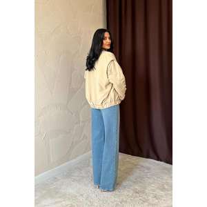 เสื้อแจ็คเก็ตบอมเบอร์สีกากีอ่อนสำหรับผู้หญิง ขายส่ง กันลม บุด้วยโพลีเอสเตอร์ทอ เสื้อคลุมลำลอง - Product Image 1