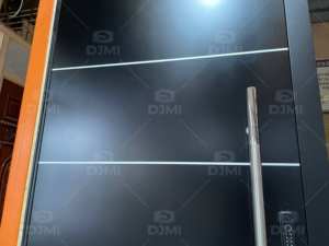 <span class=keywords><strong>Porte</strong></span> <span class=keywords><strong>d</strong></span>'<span class=keywords><strong>entrée</strong></span> résidentielle en bois massif avec longues poignées argentées et fenêtre fixe en verre noir - Product Image 5