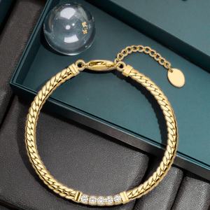 Bracelet en acier inoxydable véritable avec perles argentées pour femme, bijou tendance en chaîne, idée cadeau pour fiançailles ou anniversaire - Product Image 1