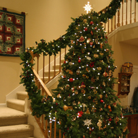 Lumières chaudes d'intérieur et support en métal arbre de Noël pré-éclairé arbre de Noël artificiel traditionnel pré-éclairé réaliste