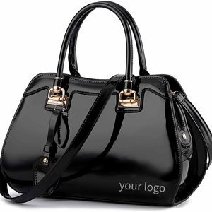 Nouveau sac fourre-tout tendance à grande capacité avec deux poignées, fermeture ouverte, en cuir brillant imperméable, broderie logo personnalisé pour femmes - Product Image 1